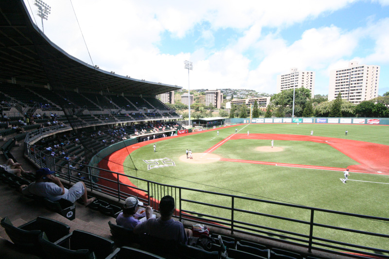 本場アメリカのカレッジスポーツ観戦 ハワイ大学男子ベースボール18